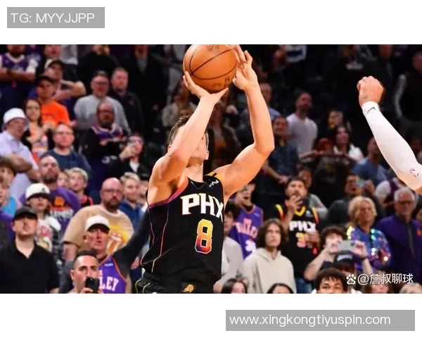 阿伦轻松发挥12投7中贡献20分7篮板2助攻1抢断展现出色状态